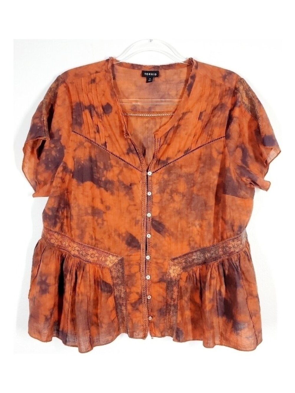 TORRID TIE DYE BUTTON FRONT TOP